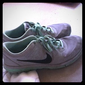 Aqua and gray nike flexrun